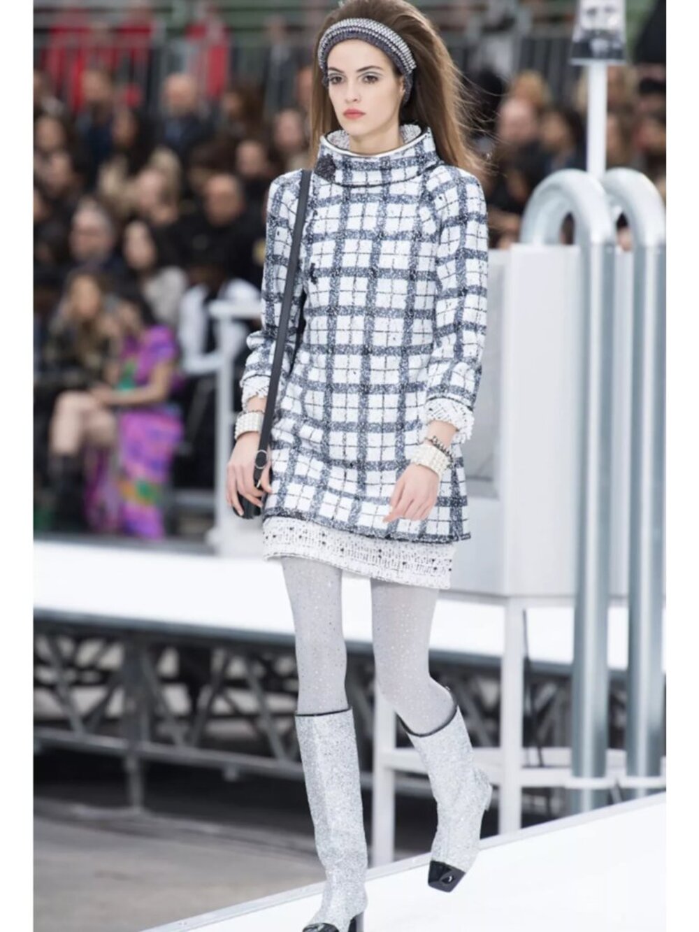 Chanel FW 2017 Runways Sequin Shift Mini Dress Size FR 42 XL White Black